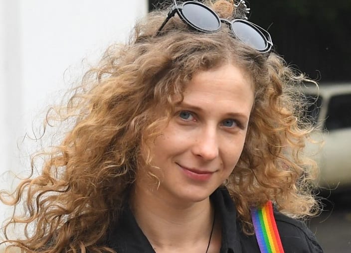 Ételfutárnak álcázva, baráti segítséggel szökött meg Oroszországból a Pussy Riot vezetője