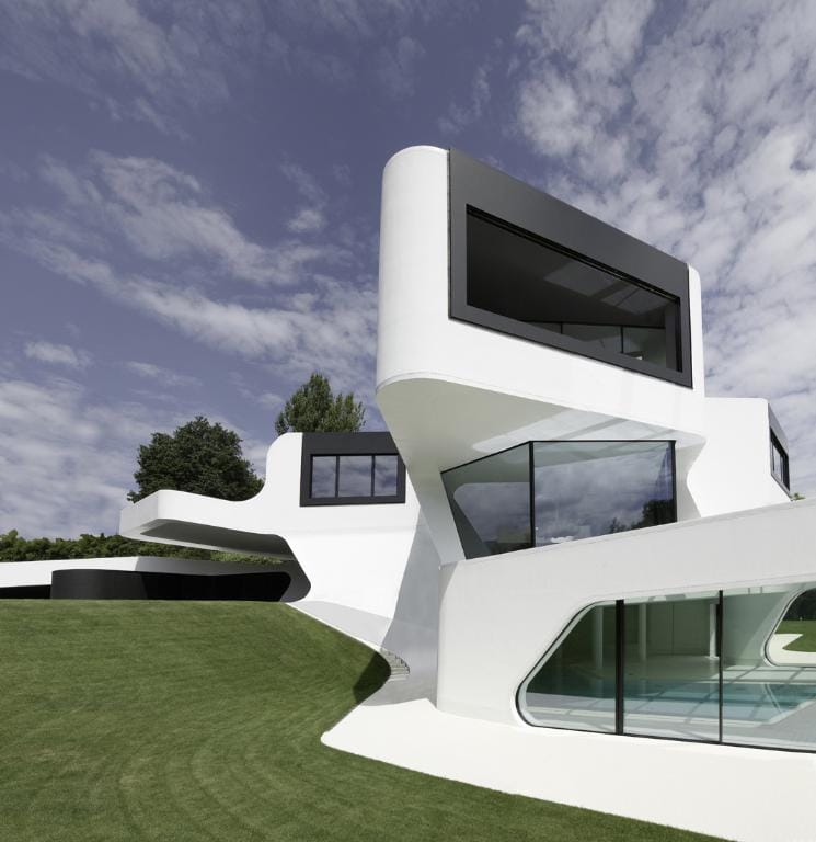 Lenyűgöző futurisztikus épület: fantasztikus német villa