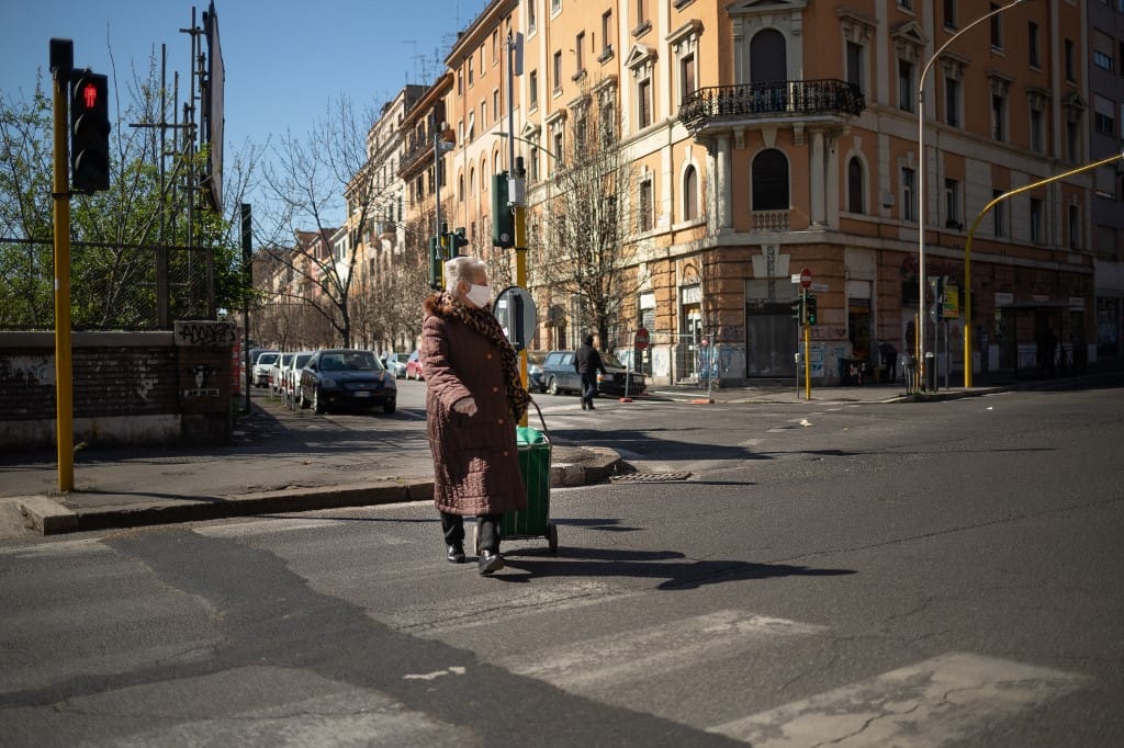 Villámgyorsan kapcsolt, életeket mentett egy olasz idősotthon vezetője
