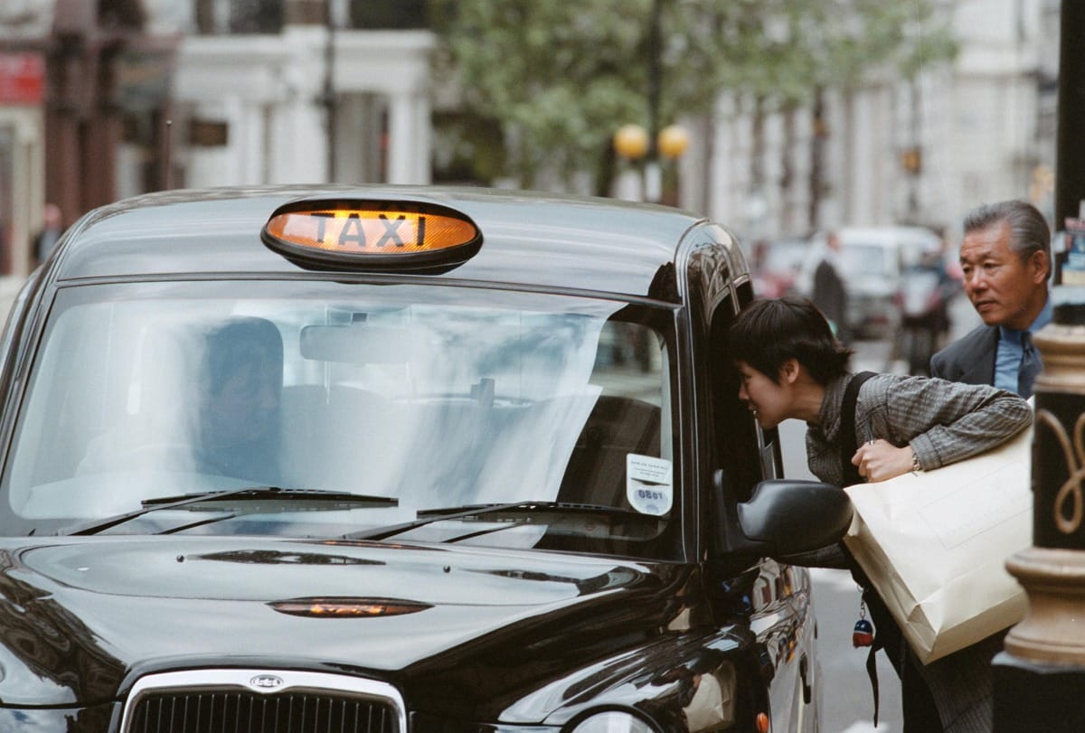 Taxival a Föld körül