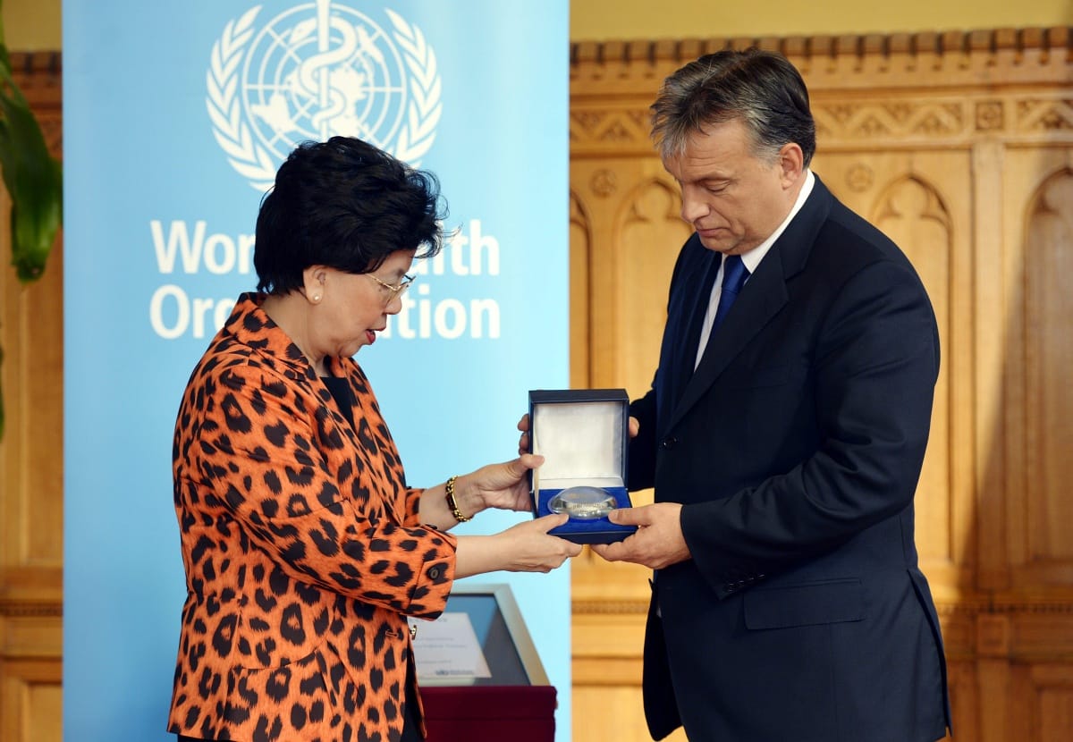 Orbánt a nemdohányzók védelméért tüntette ki a WHO