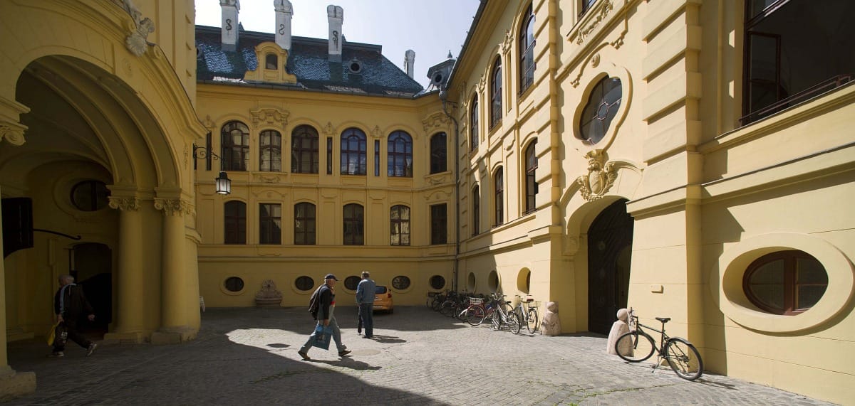 Vállakozói inkubátorházat adtak át Szegeden