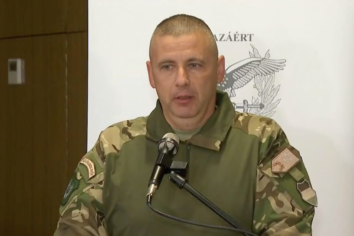 A NATO nem tud arról a vécés bombaszerelésről, amiről a Honvédség parancsnoka beszélt
