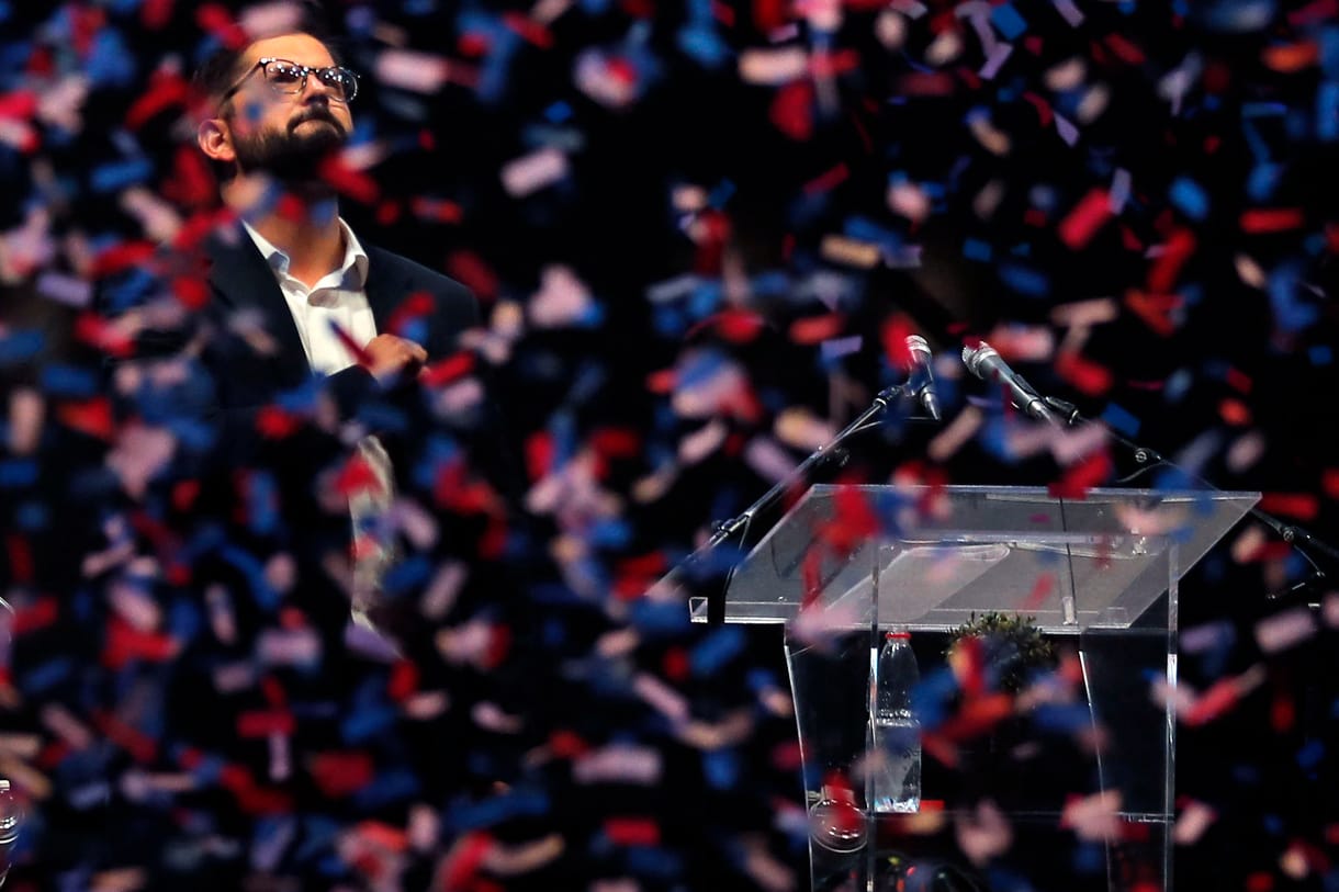 Radikális baloldali fordulatot ígér Chilében a volt diákvezér, Gabriel Boric elnöksége