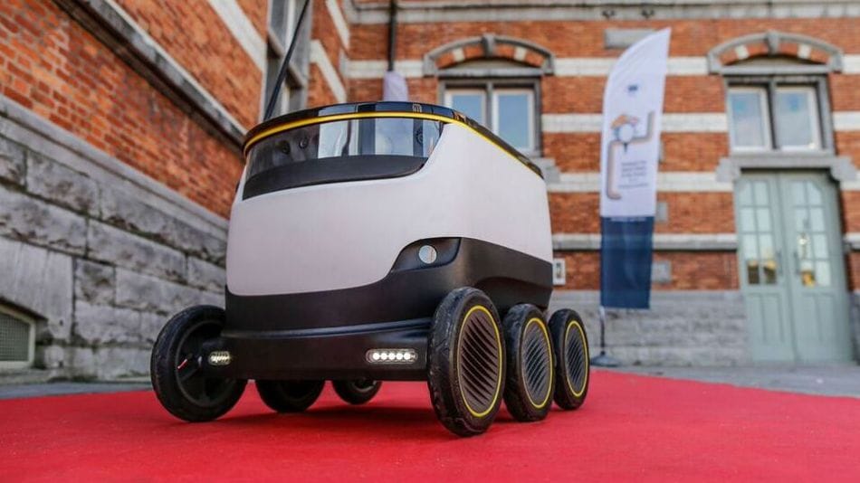 Ez a jövő házhozszállítása? 4 városban hamarosan önvezető robot viszi az ebédet
