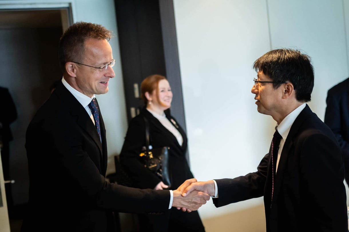 Nukleáris megállapodást kötött Szijjártó Japánnal