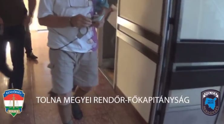 Egy 68 éves férfi rabolt bankot Györkönyben, elkapták – videó