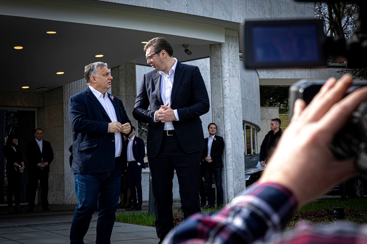 Orbán Viktor elutazott Belgrádba a koronavírus miatt