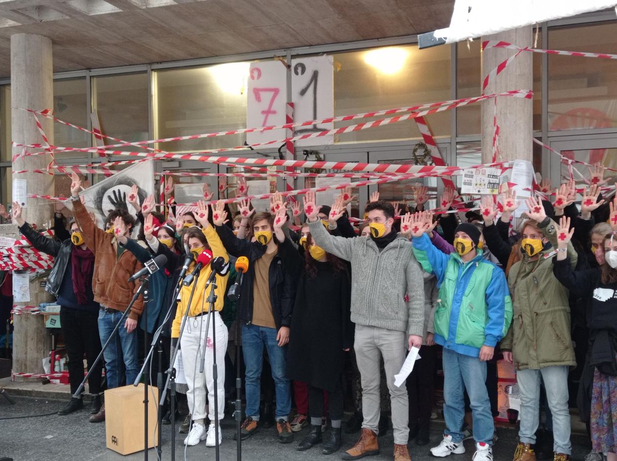 SZFE-hallgatók a blokádról: „Azt gondolják, ha lekapcsolják az áramot, hazaszaladunk?”