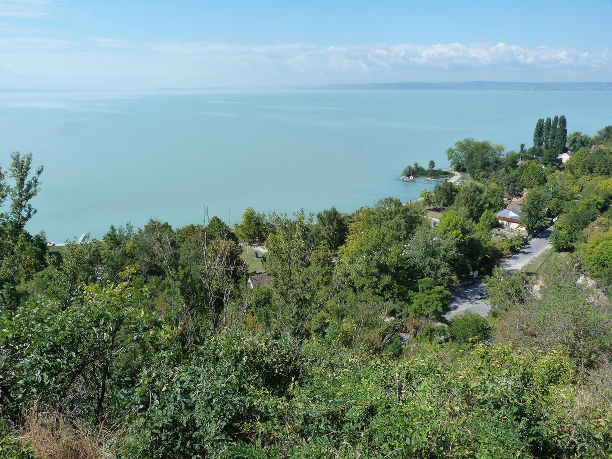 A Feneketlen-tavi botrányban elhíresült cég a Balatonnál építkezne