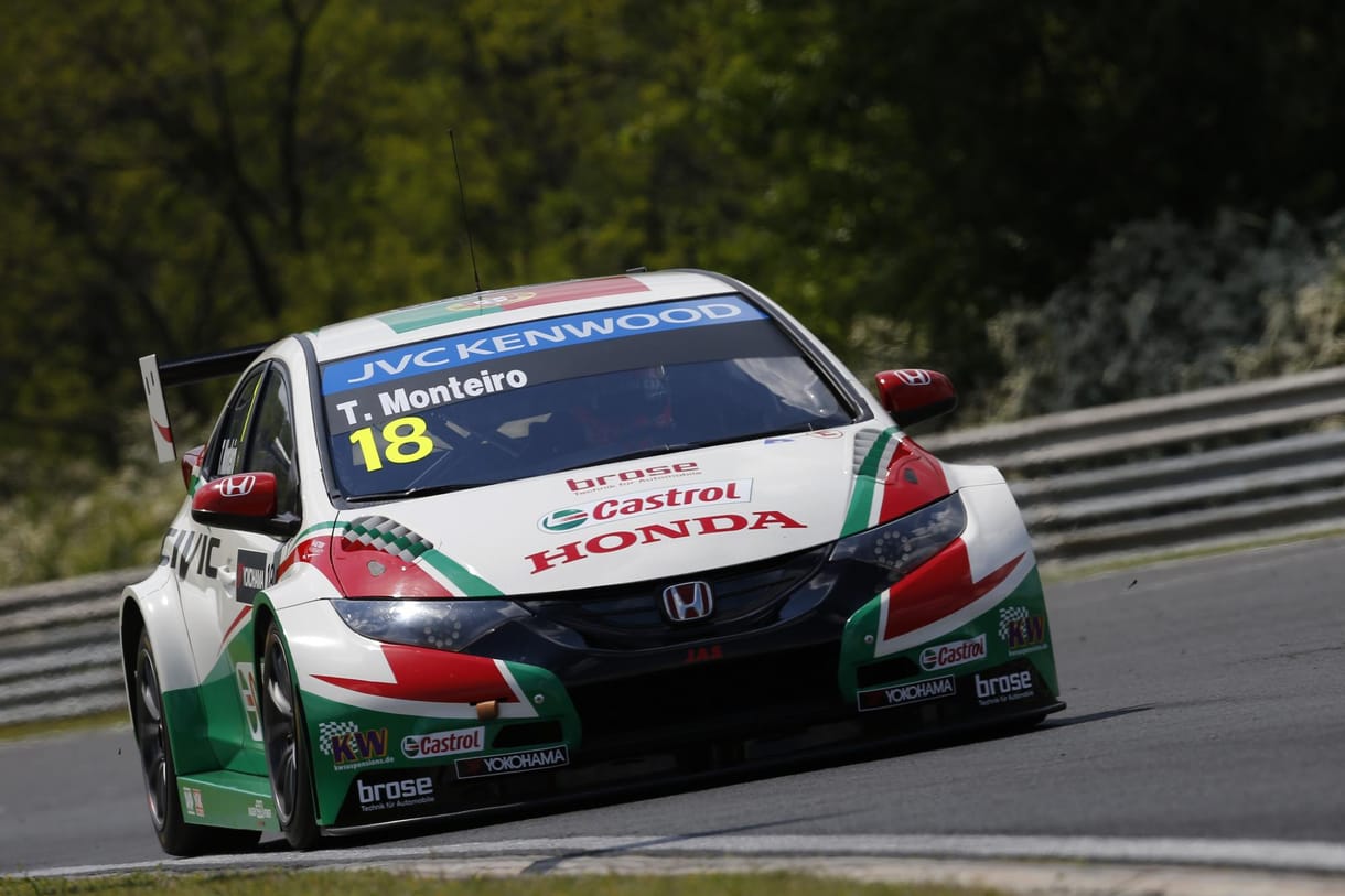 Még mindig WTCC-s autók zúgnak a Hungaroringen