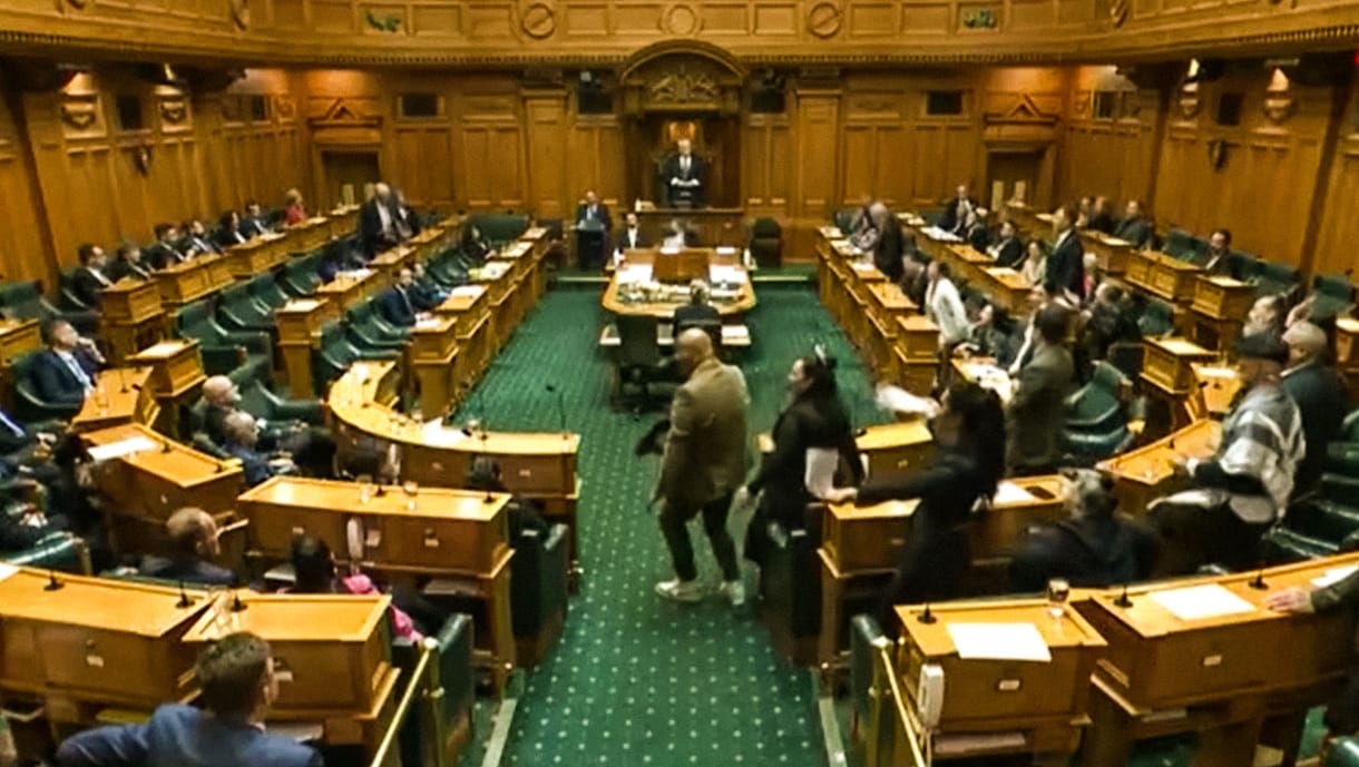 Haka miatt kellett felfüggeszteni az új-zélandi parlament ülését – videó
