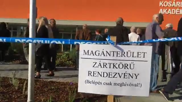Magánterületen avat közpénzből épült akadémiát Orbán