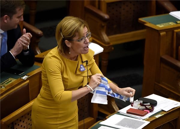 Fogyatkozó csepeliek: Bangóné kicsit elszámolta magát