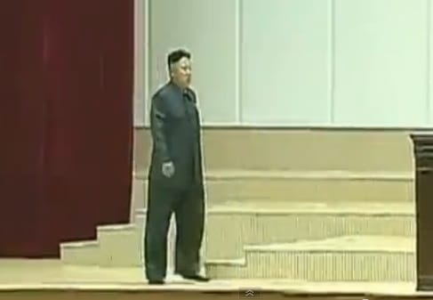 Lábtörés vagy puccs miatt tűnt el Kim Dzsong Un?