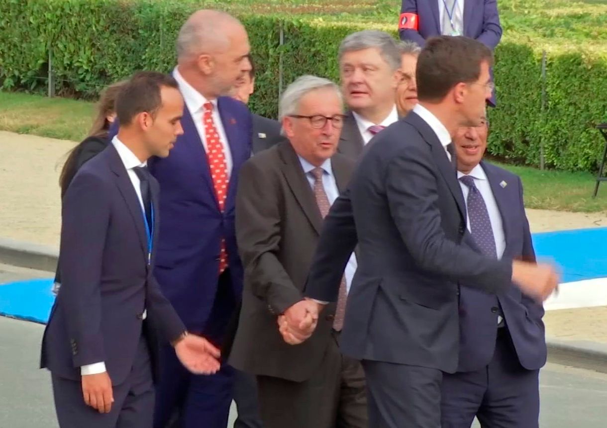 Támogatni kellett a NATO-csúcson Junckert - videó