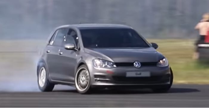 Teljesen elvetemült a driftautóvá alakított Volkswagen Golf - videó