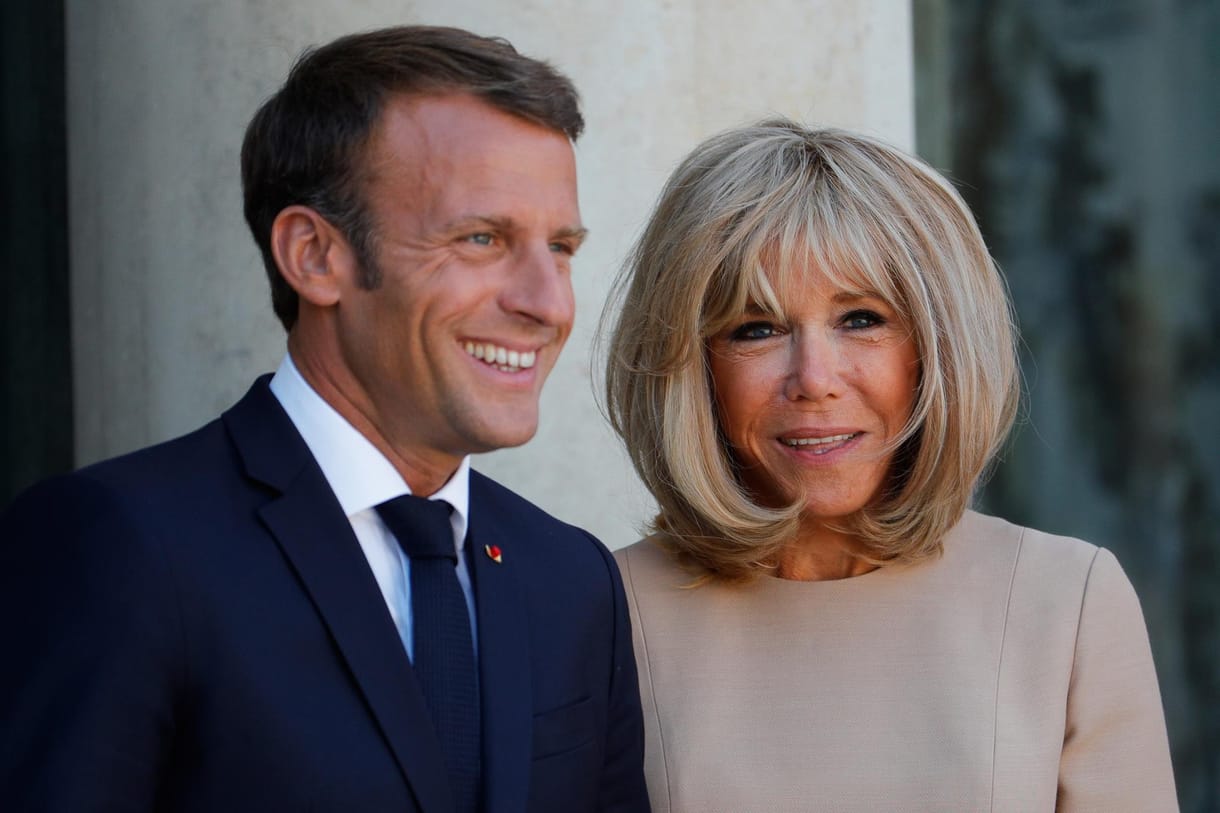 Macron kiosztotta Bolsonarót, aki megjegyzést tett a feleségére – videó
