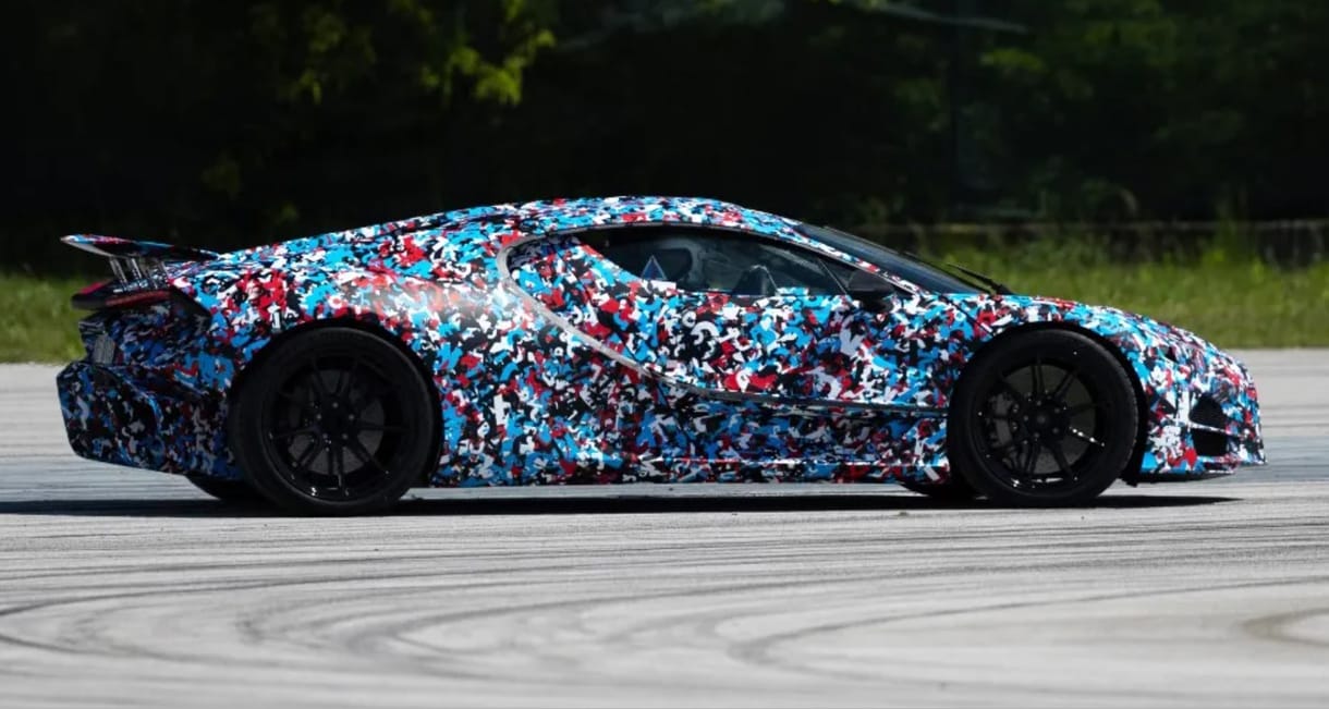 Itt vannak az első képek a Bugatti Chrion 1800 lóerős utódjáról