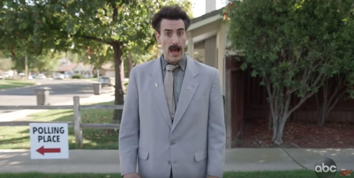Újra akcióba lendült Borat, ezúttal az amerikai félidei választásokat próbálta befolyásolni – videó