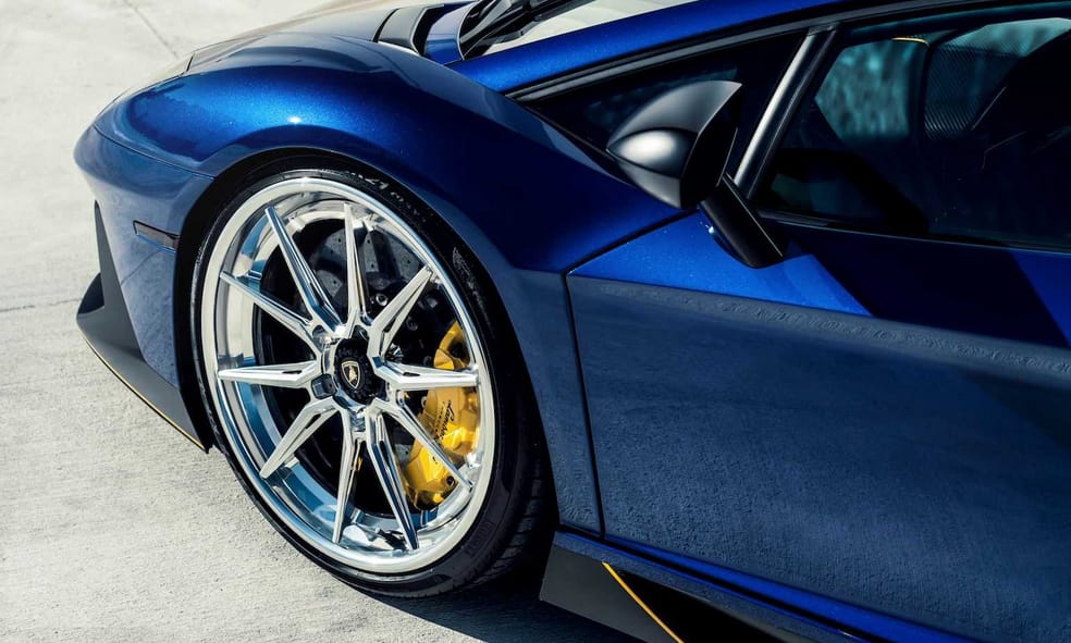 A Lamborghini hatalmas új felnijei többe kerülnek, mint egy elérhető árú új autó