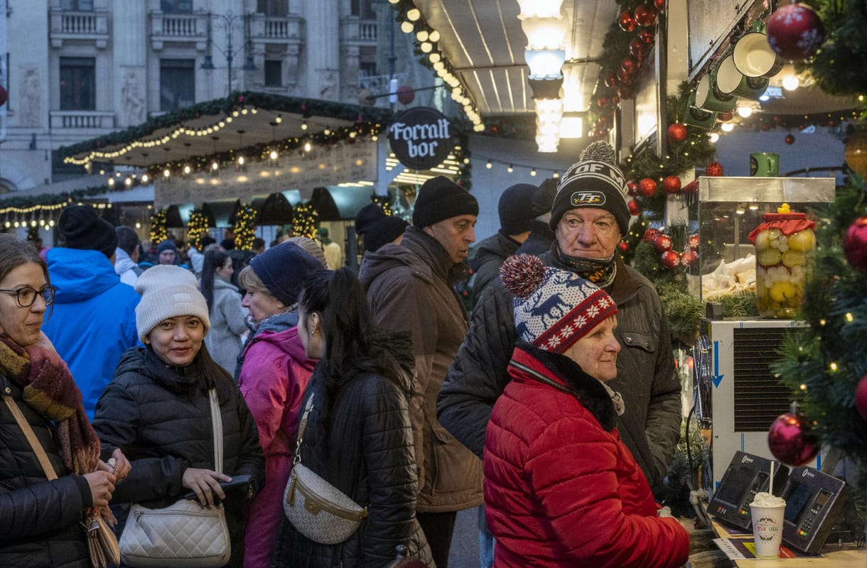 Drágultak az ételek a bécsi vásárban, de még a legdrágább is olcsóbb, mint a Vörösmarty téri grill hot dog 