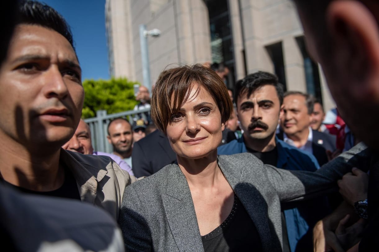 Majd tíz év börtönre ítélték Törökországban az ellenzéki Köztársasági Néppárt egyik vezetőjét