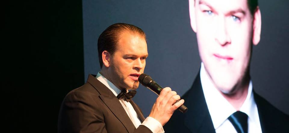 Csalással vádolják az idén az Év Bankárának válaszott startup-vezetőt