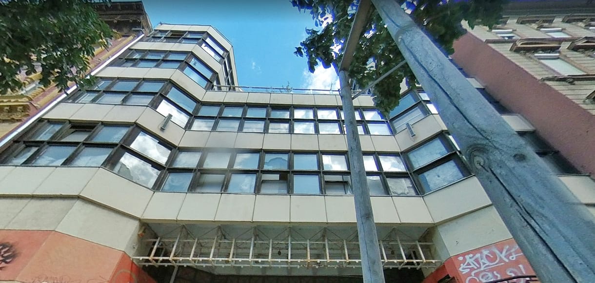 Szállodává alakítják a régi Almássy téri Szabadidőközpontot