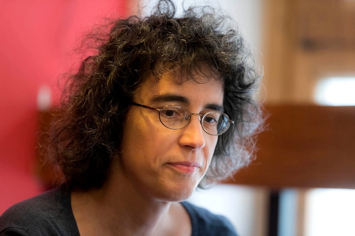 „Ahol túl sok a részlet, ott hiányérzetem támad” – interjú a Libri-díjas Szvoren Edinával