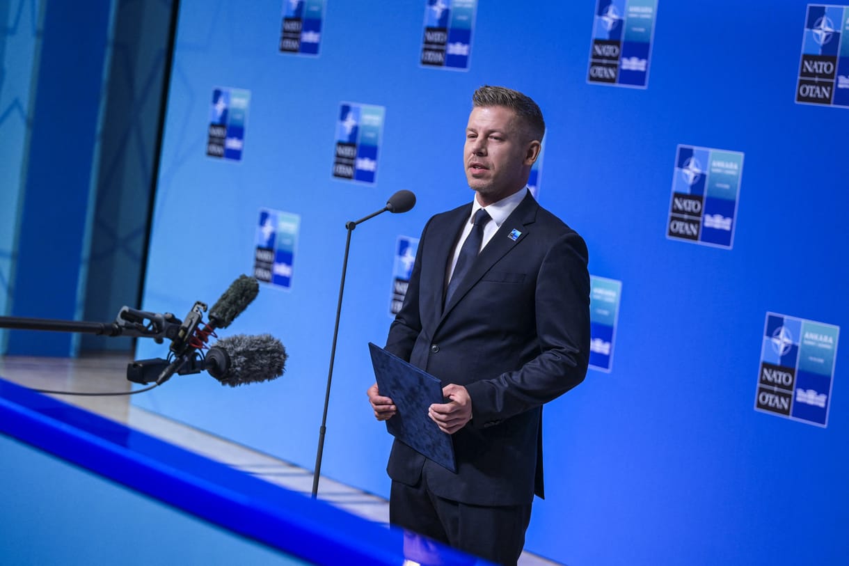 Magyar Péter a NATO-csúcson: Magyarország nem küld fegyvereket és katonákat Ukrajnába