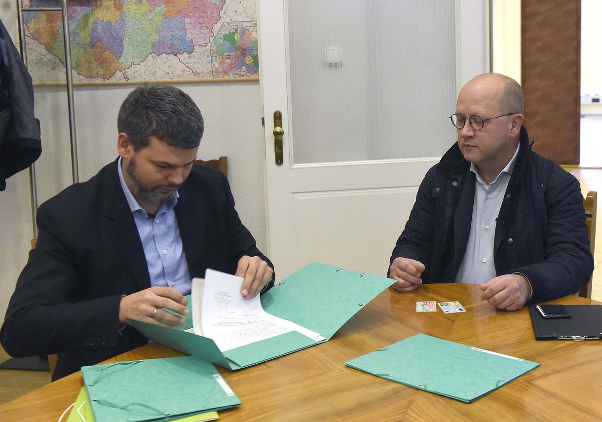 Zöld irányba akarja terelni Magyarországot az LMP, népszavazást kezdeményeznek