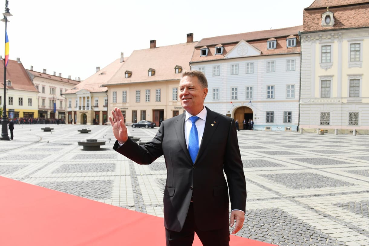 Klaus Iohannis román elnök is elindul a NATO-főtitkári tisztségért