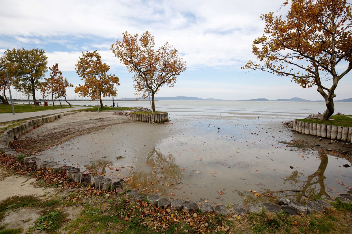 Akkora a szél, hogy megbillent a Balaton