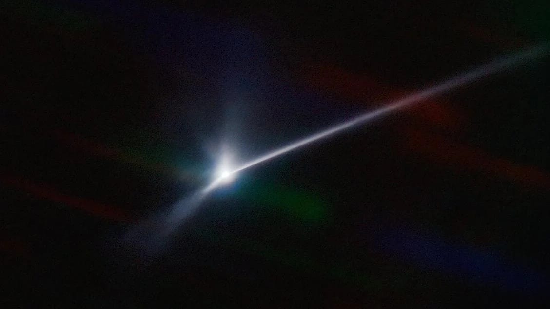 Nagyon furcsán viselkedik az aszteroida, amibe a NASA belevezetett egy űrszondát