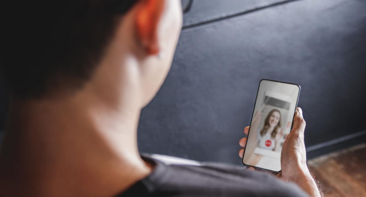 10-ből 3 ember szerint rendben van titokban megfigyelni a partner telefonját