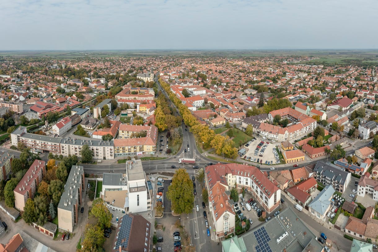 Feloszlatta magát a jászberényi képviselő-testület, a DK-tól a Fideszig mindenki támogatta