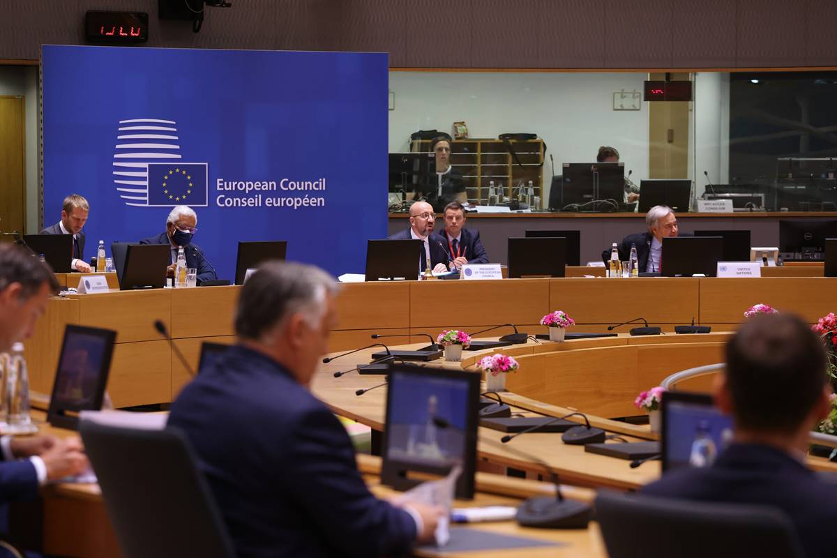 Az EU-ból való kilépést ajánlgatják Orbánnak kollégái az EU-csúcson
