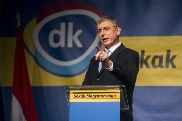Bolond a magyar világ?