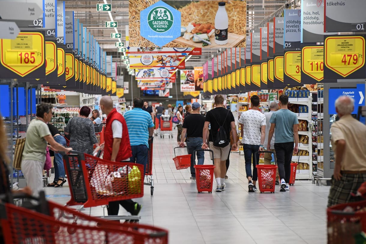 Hiába nőttek az árak, kevesebb pénzt hagytak a vásárlók az Auchan kasszáinál tavaly