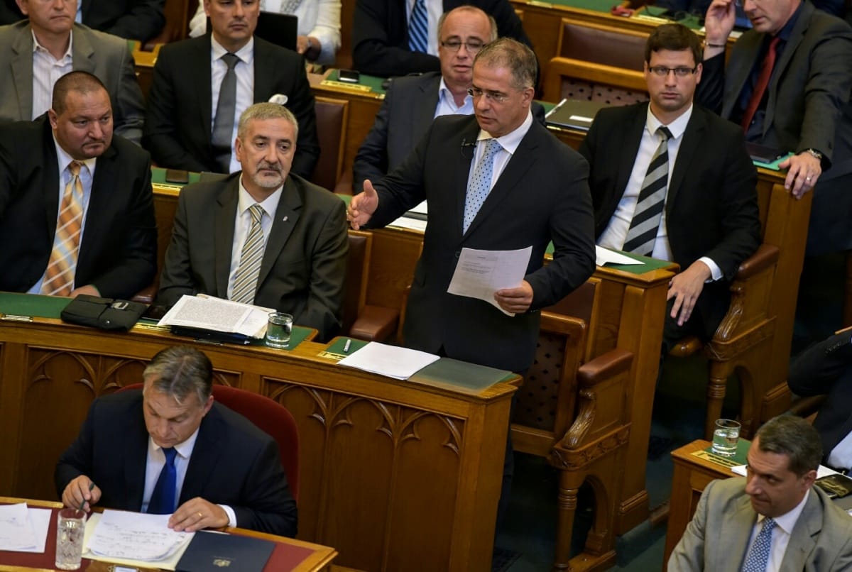 Alkotmánymódosítás: ma is jutott idő Fidesz–Jobbik-szájkaratéra a parlamentben