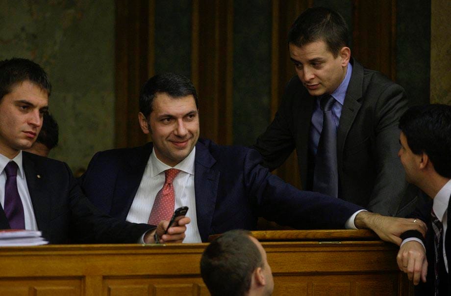 Megszavazta a Parlament: megszüntethető a korkedvezményes nyugdíj