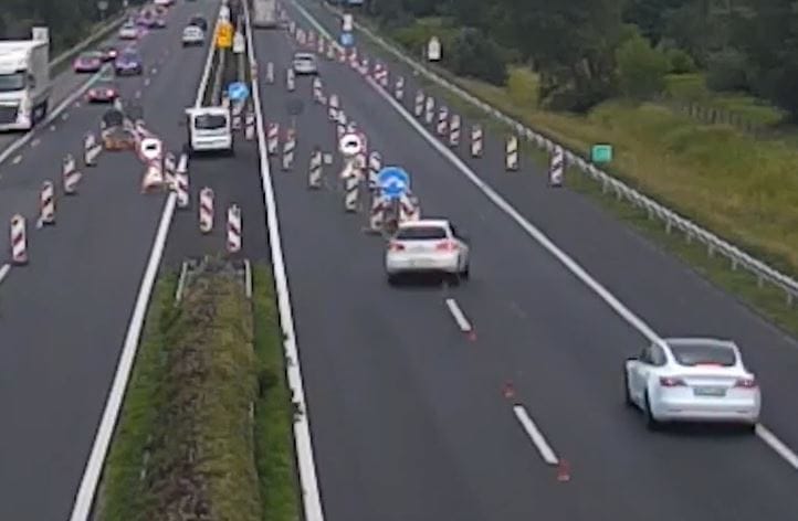 Kamion és kisteherautó ütközött az M1-esen - frissítés: megszűnt az útzár