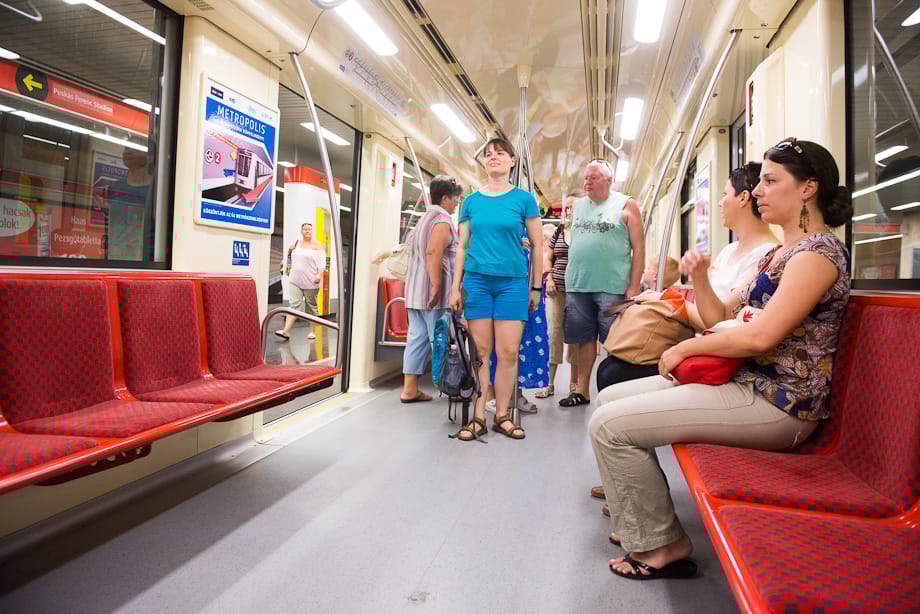 Tarlós boldog: megkapta az első Alstom-metró kulcsát