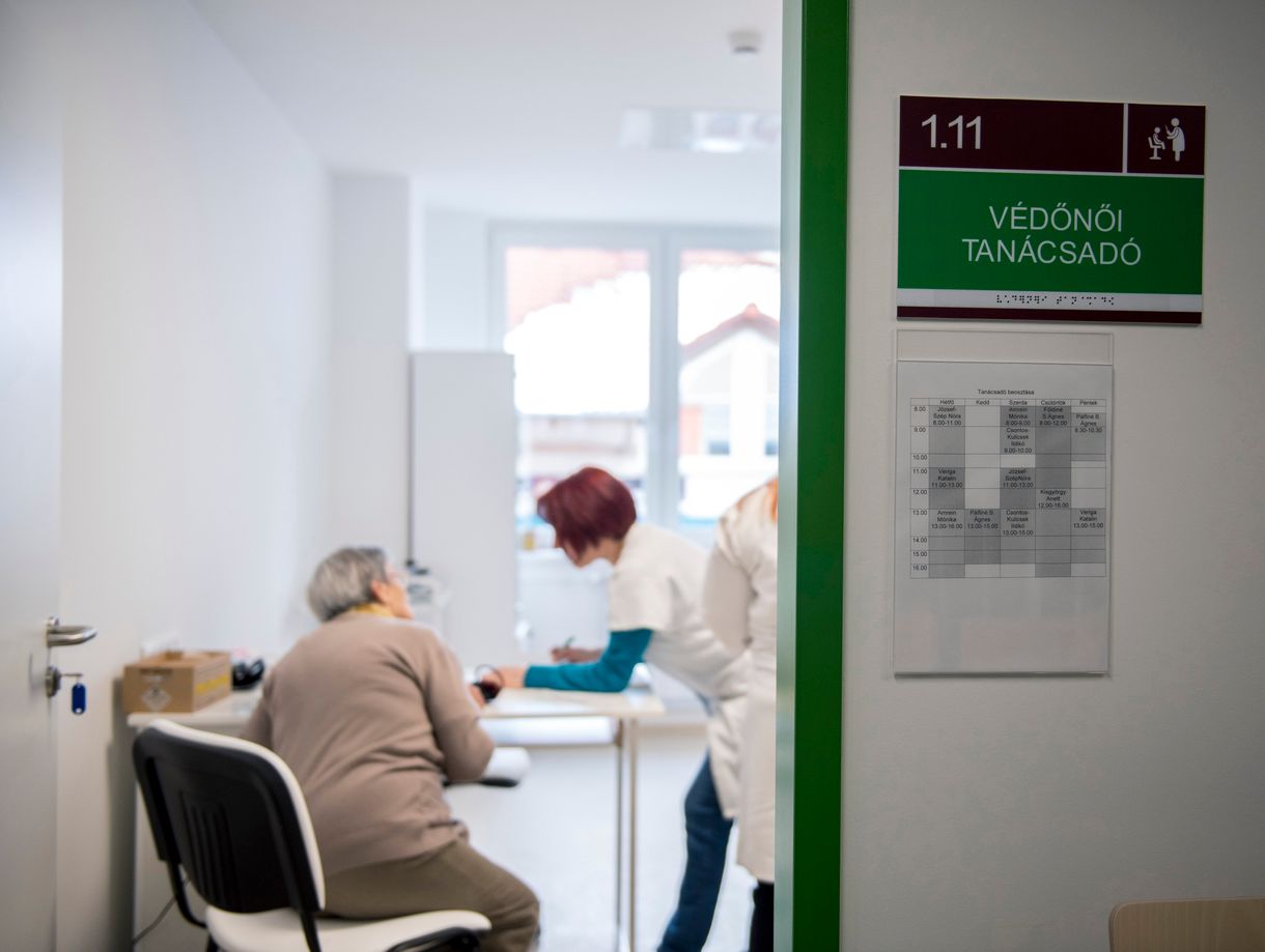 A védőnői szolgálat államosítása miatt kilométerekkel arrébb költöztettek 7 körzetet Érden