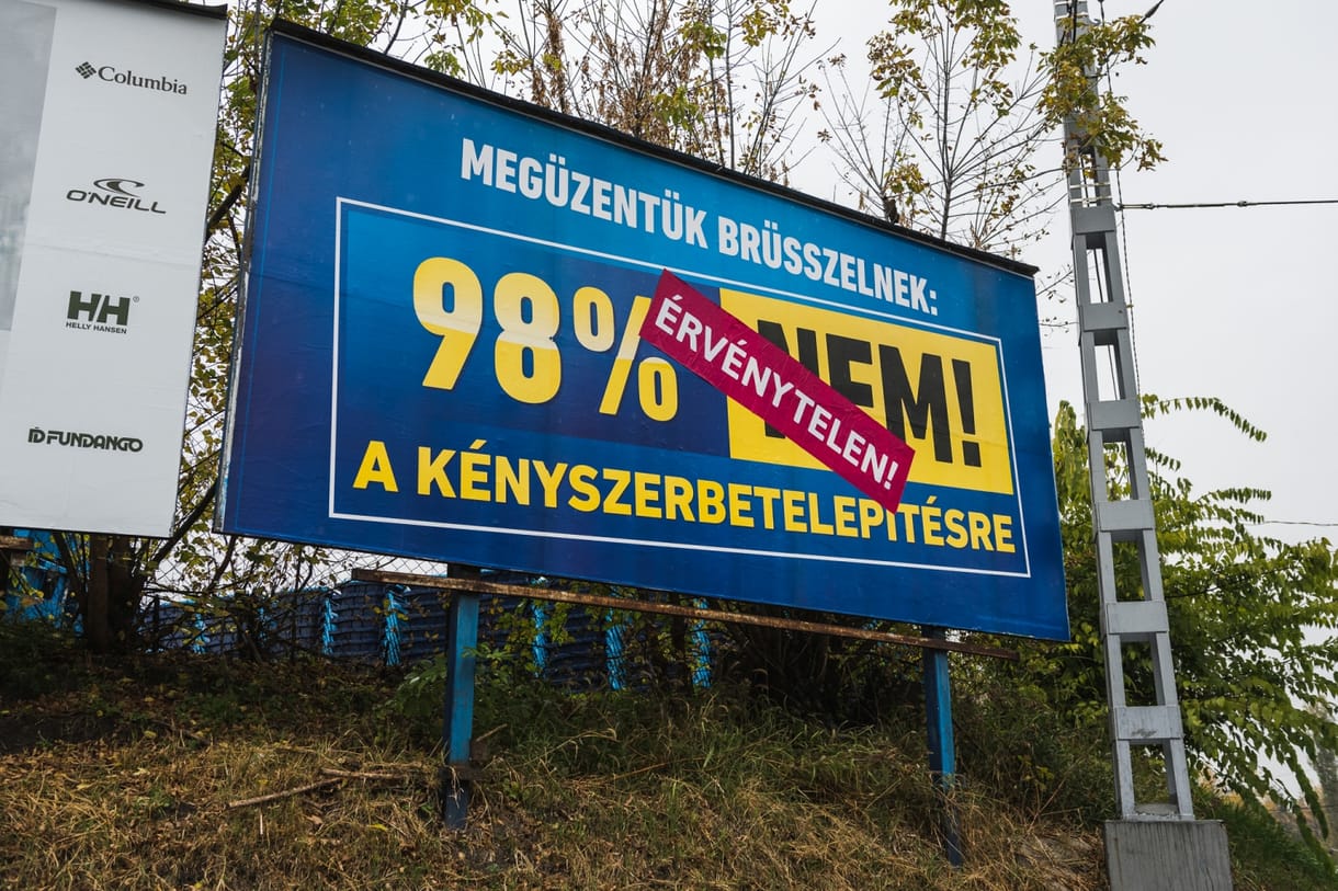 Jogsértőek lehetnek a kormány új plakátjai is