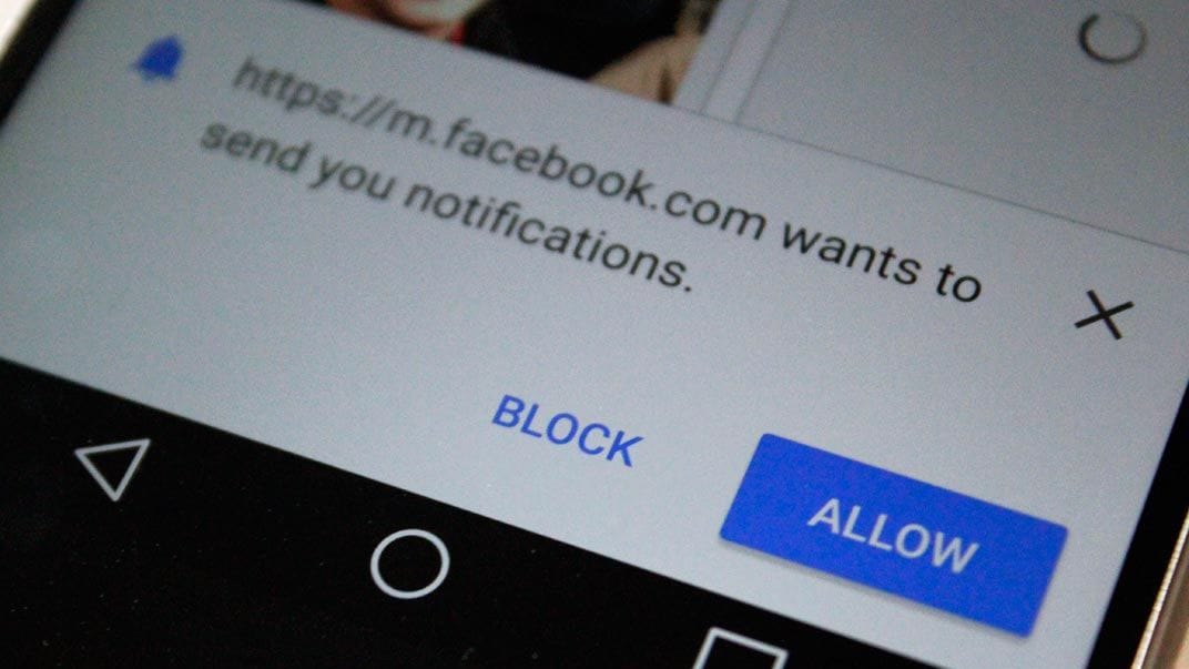 Megszólalt a Facebook: nincs csalás az üzenőfalon