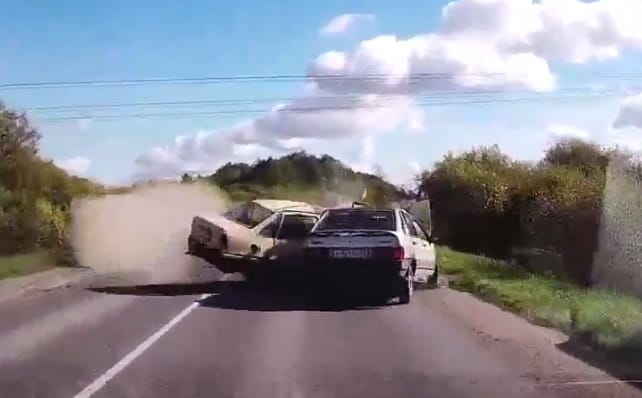 6 ember sérült meg a részeg sofőr miatt – videó