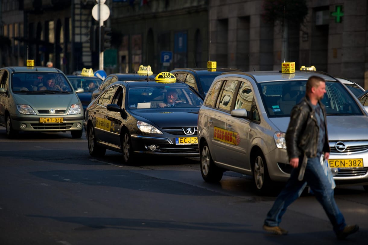 Miért nem állnak meg a magyar autósok a zebránál?