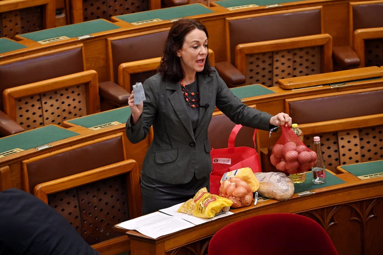 A Fidesz a hagyományokon átlépve szavazta meg Szabó Tímea mentelmi jogának felfüggesztését